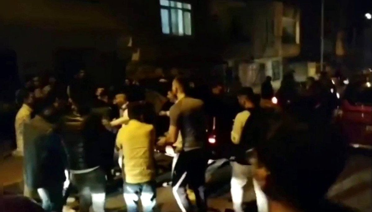 (Özel) İstanbul\'da korona virüse rağmen toplanıp asker uğurladılar