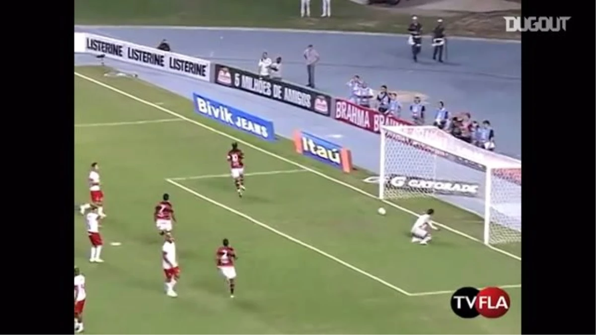 Ronaldinho\'nun Internacional\'e Attığı Penaltı Golü