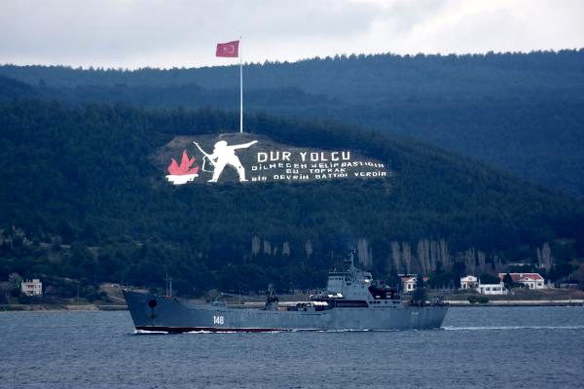 Rus savaş gemisi \'Orsk\' Akdeniz\'e iniyor