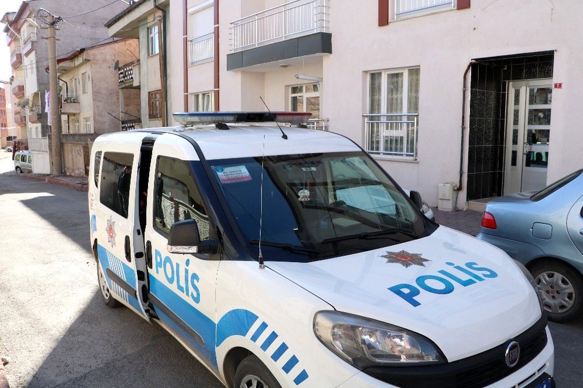 Sahte polis yaşlı kadını dolandırdı