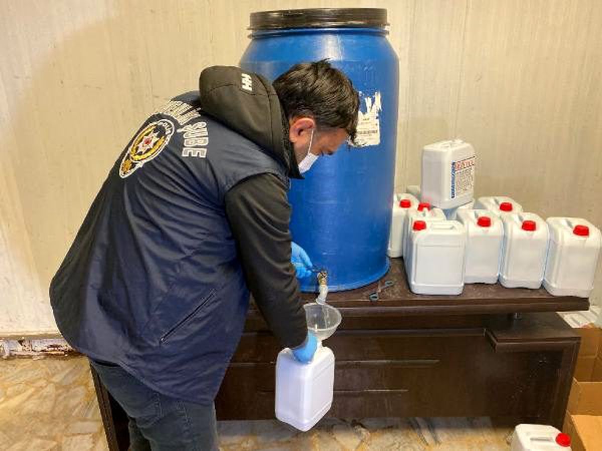 Sancaktepe\'de sahte dezenfektan imalathanesine baskın