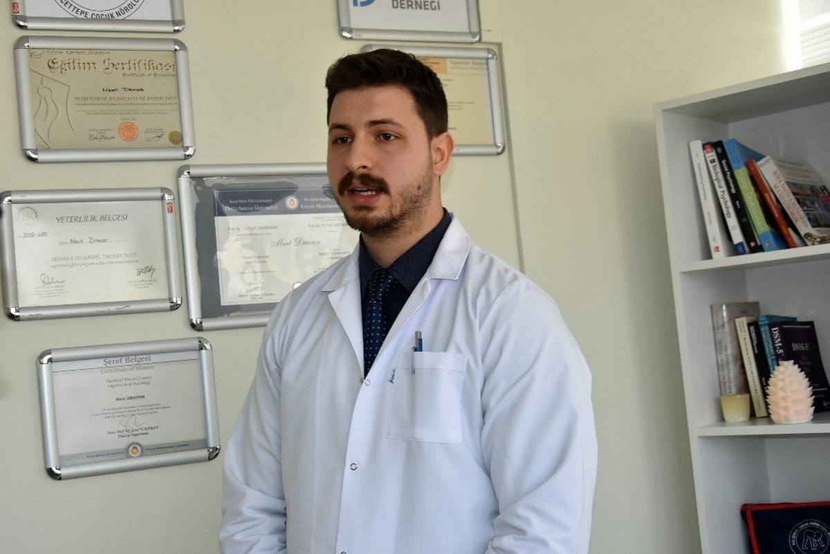 "Sosyal medyadan yapılan yanlış paylaşımlar toplumun psikolojisini bozuyor"