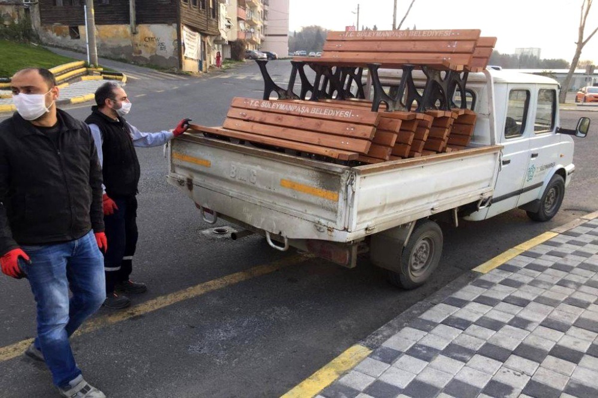 Süleymanpaşa\'da tüm banklar kaldırıldı