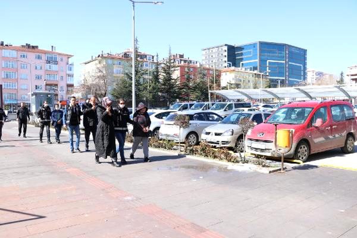 \'Sülük\' operasyonunda gözaltına alınan tefecilik şüphelileri adliyede