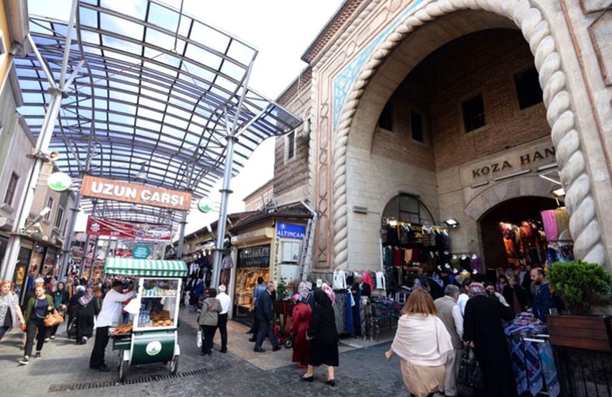 Tarihi Bursa Kapalıçarşı kepenk kapattı