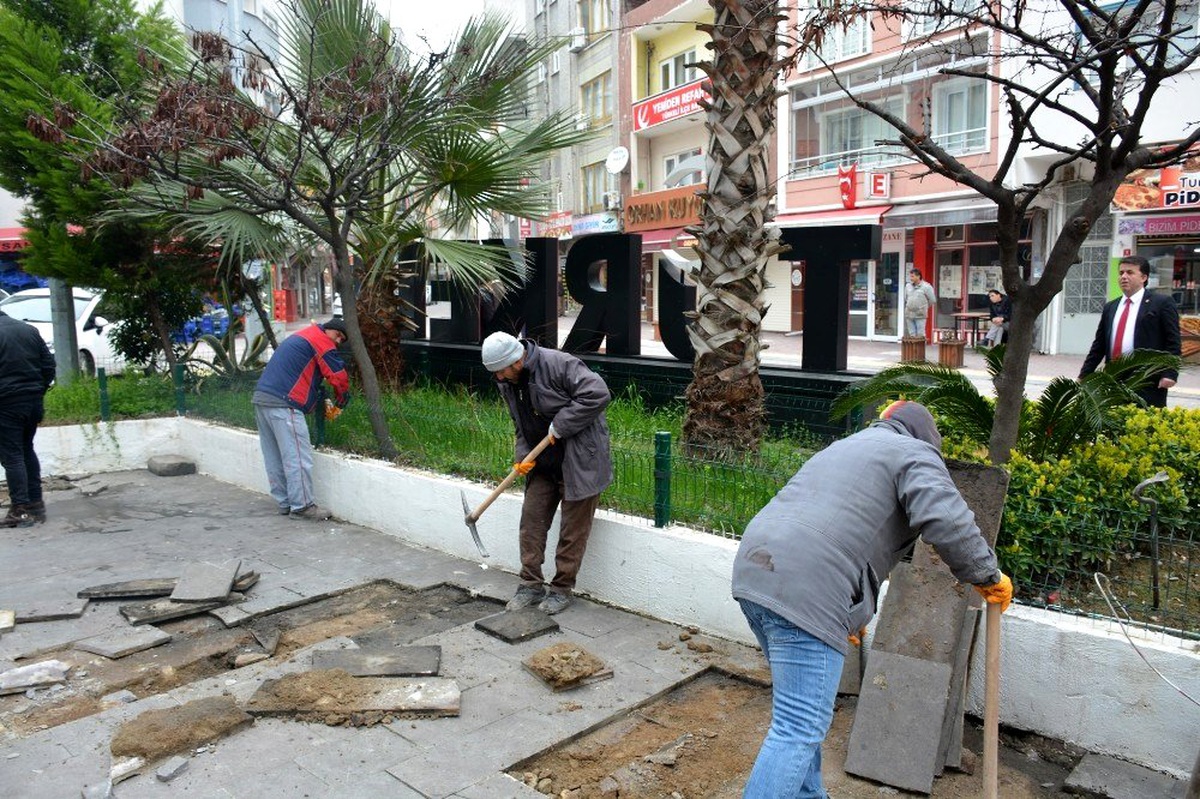 Türkeli Kent Meydanı Projesi\'nde ilk kazma vuruldu