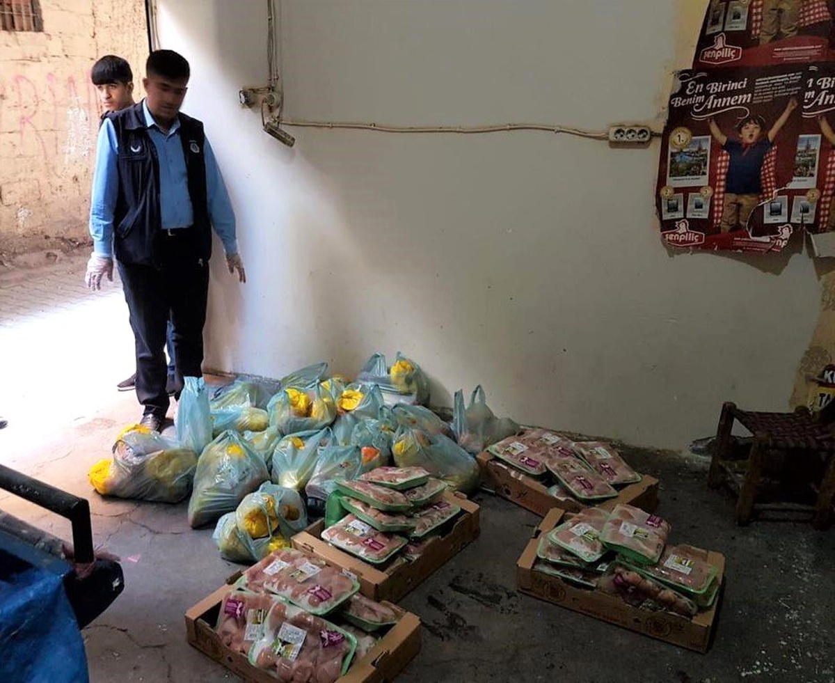 Vatandaşı zehirleyeceklerdi, belediye ekipleri engel oldu
