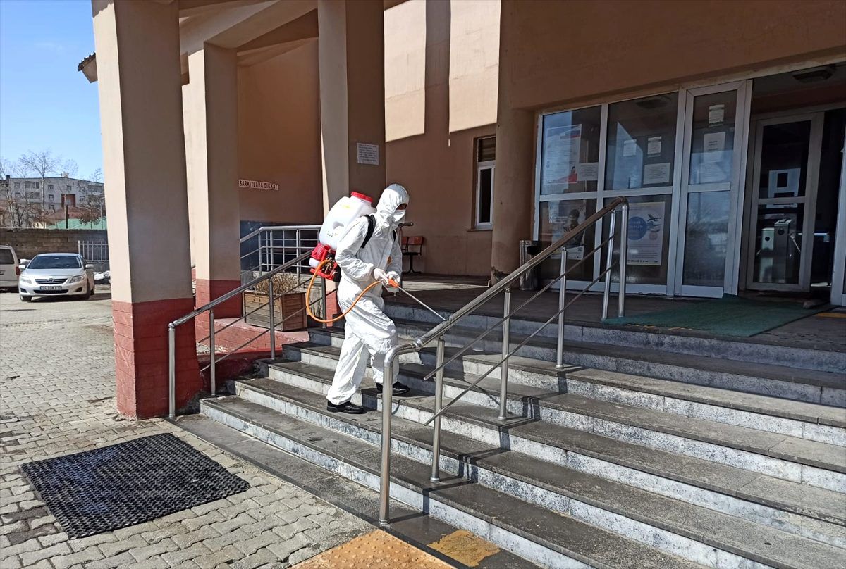 Yüksekova Adliyesinde koronavirüs tedbirleri