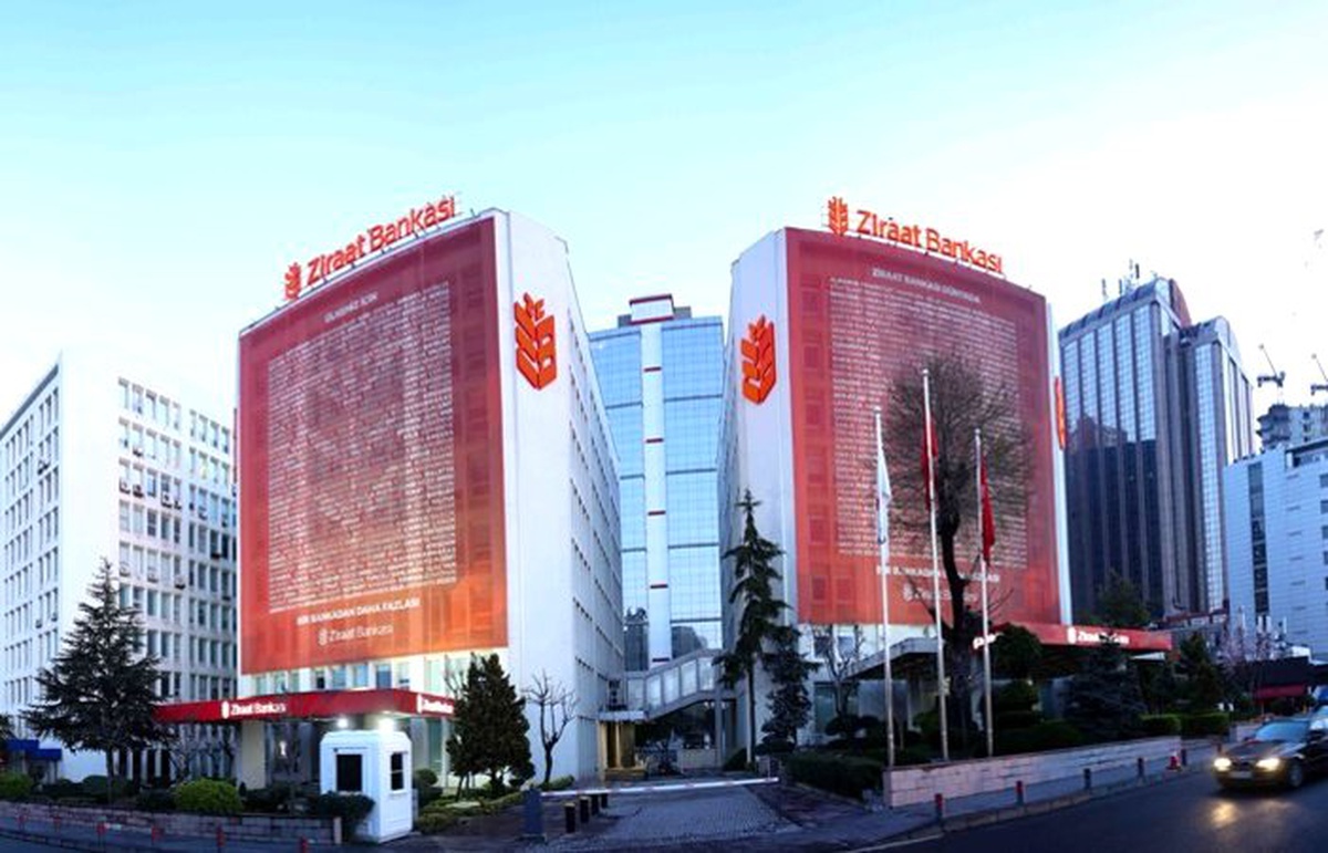 Ziraat Bankası: Şubeler 09-17 açık, borçlar ötelenecek
