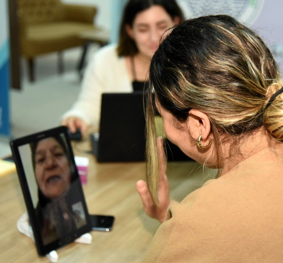 65 yaş ve üstüne korona virüs kaygısını aşmaları için psikolojik destek