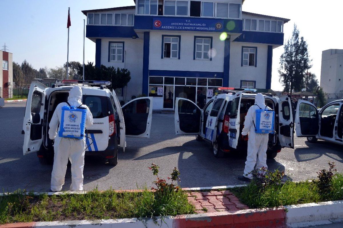 Akdeniz ilçesinde korona virüs tedbirleri sürüyor
