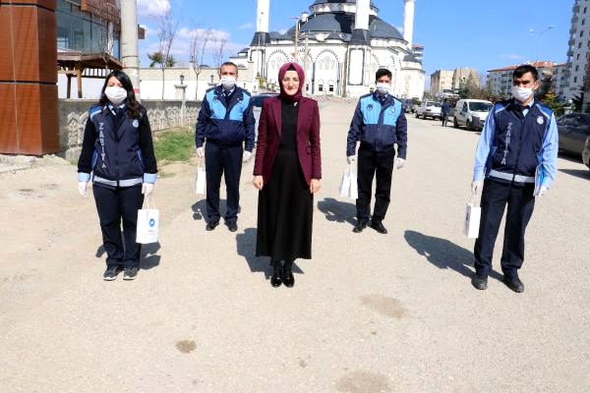 Akyurt\'ta 10 bin eve dezenfektan dağıtıldı