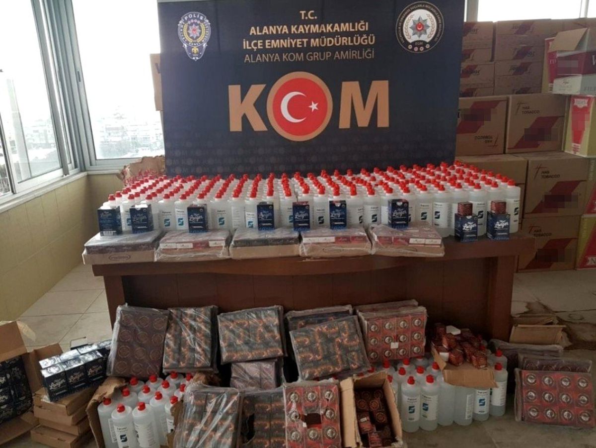 Alanya\'da kaçak ürün operasyonu
