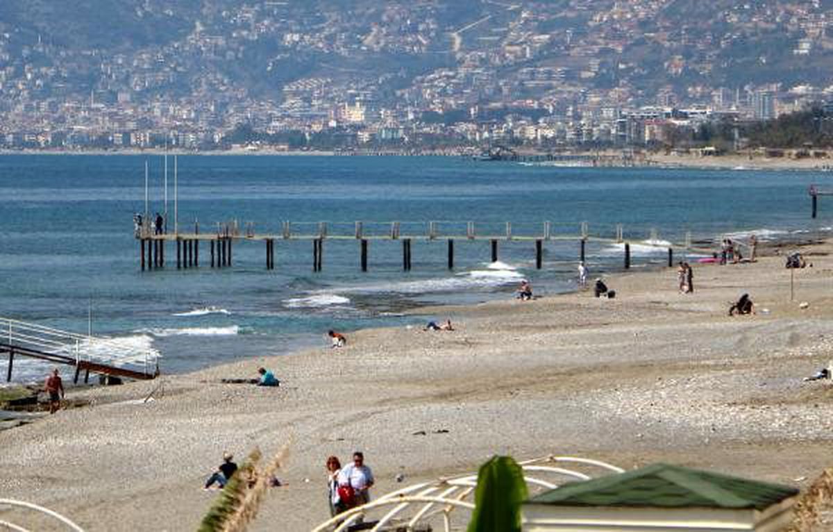 Alanya\'da sahiller boş kalmadı