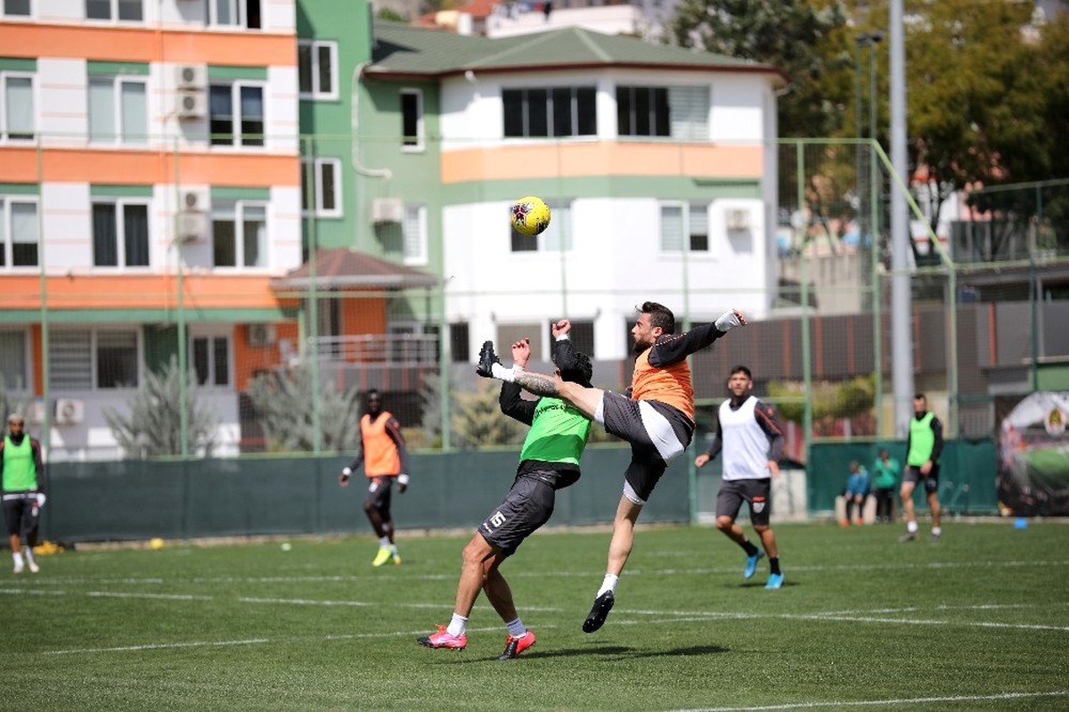 Alanyaspor\'dan korona virüs kararı