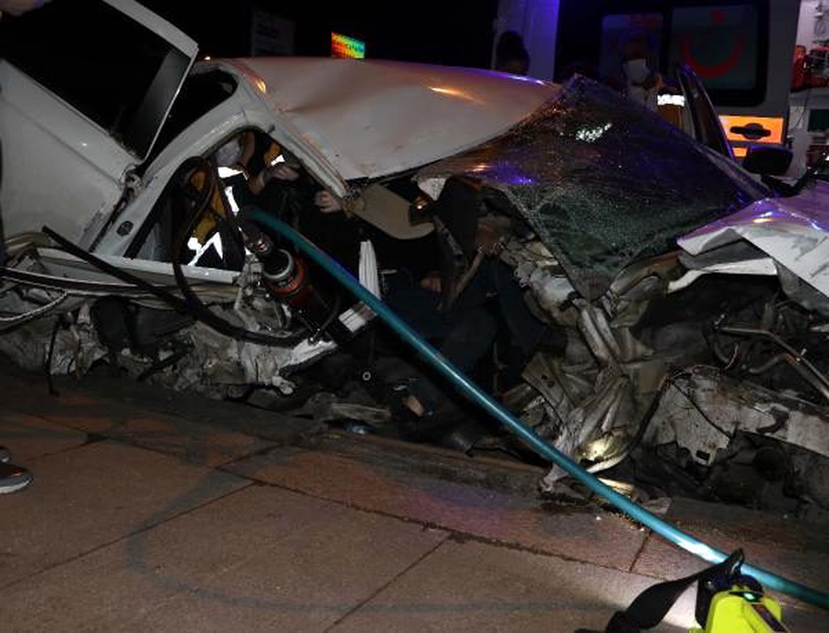 Ankara\'da ehliyetsiz sürücü kaza yaptı: 2 yaralı