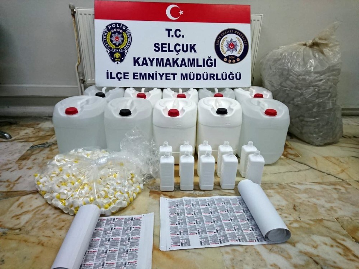 Araç bagajında 300 litre bandrolsüz dezenfektan yakalandı