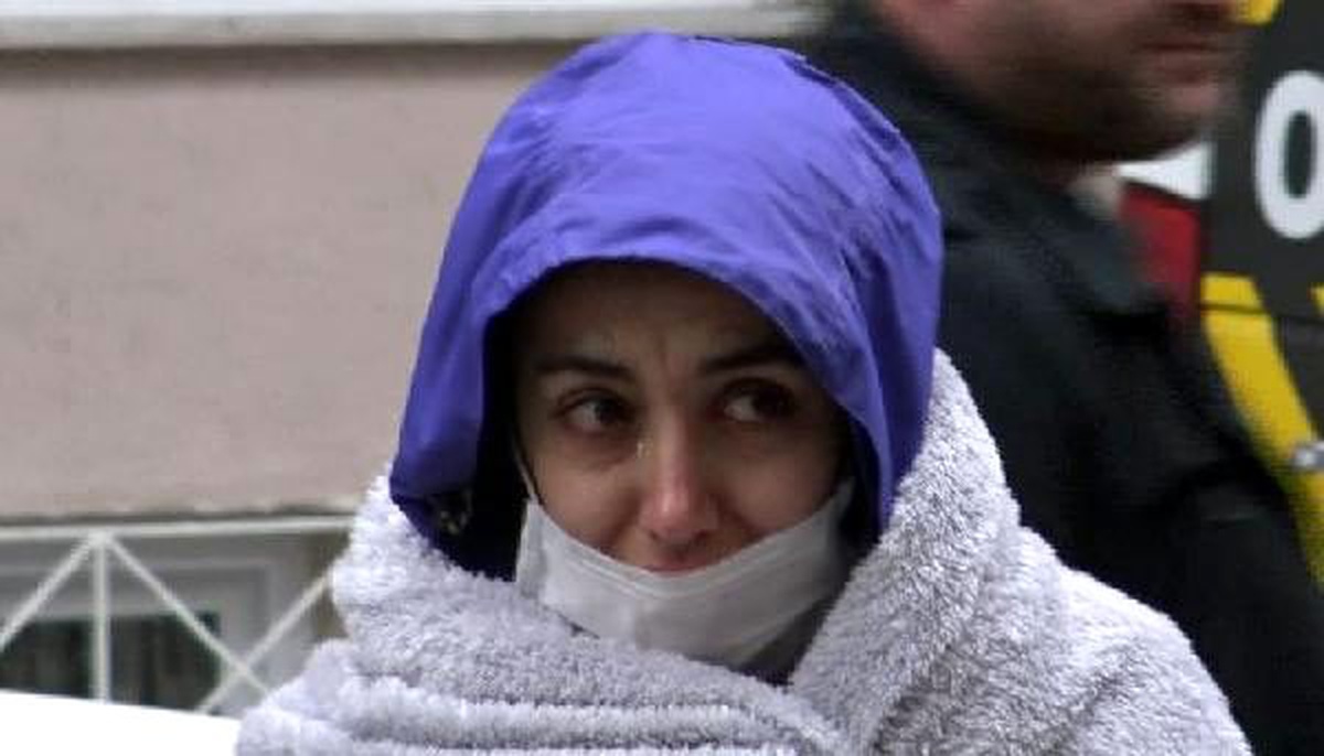 Avcılar\'da eczanede yangın çıktı, kalfa gözyaşı döktü