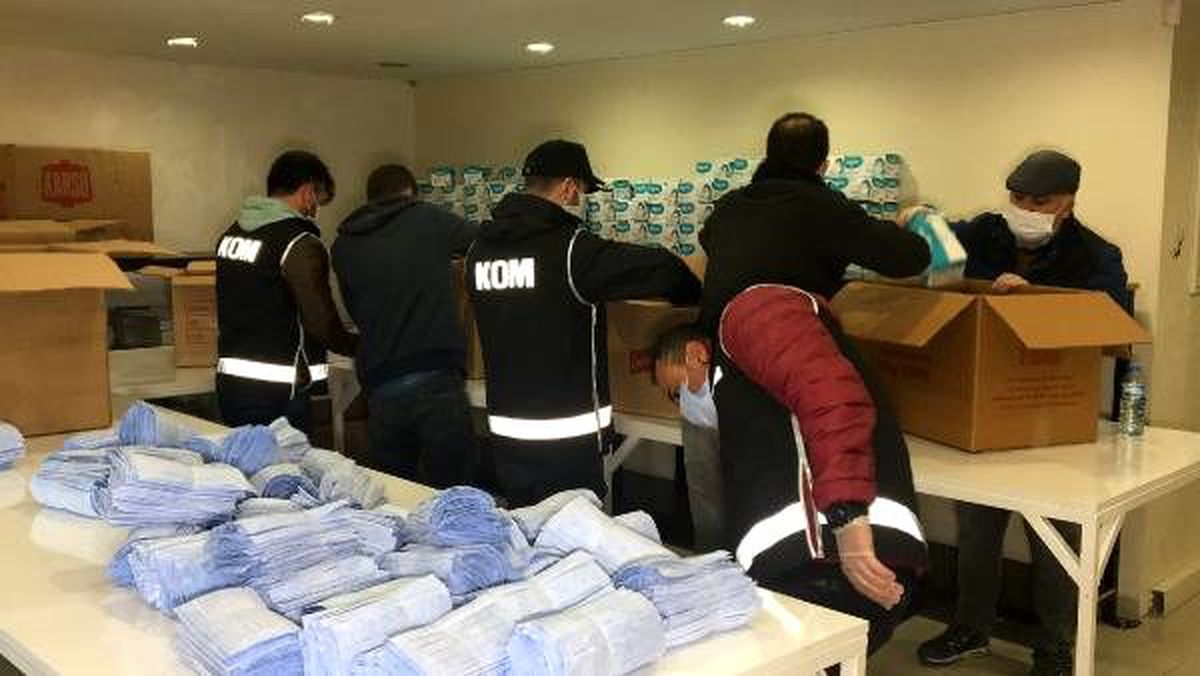 Bursa\'da 100 bin kaçak tıbbi maske ele geçirildi