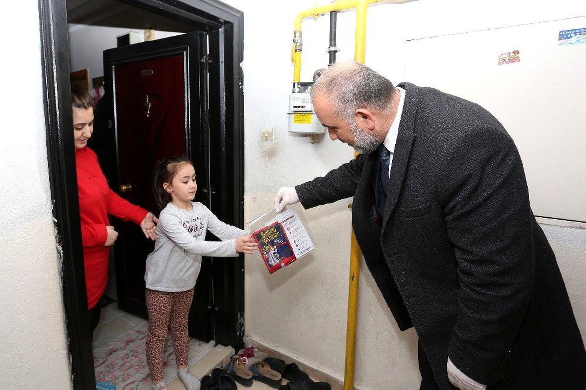 Canik\'te "Evde Kal, Hediyeni Al"