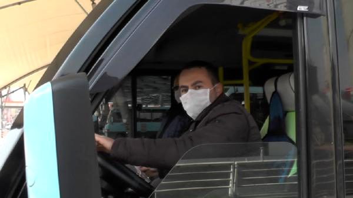 Dolmuşlarda kapasitenin yarısı kadar yolcu taşındı