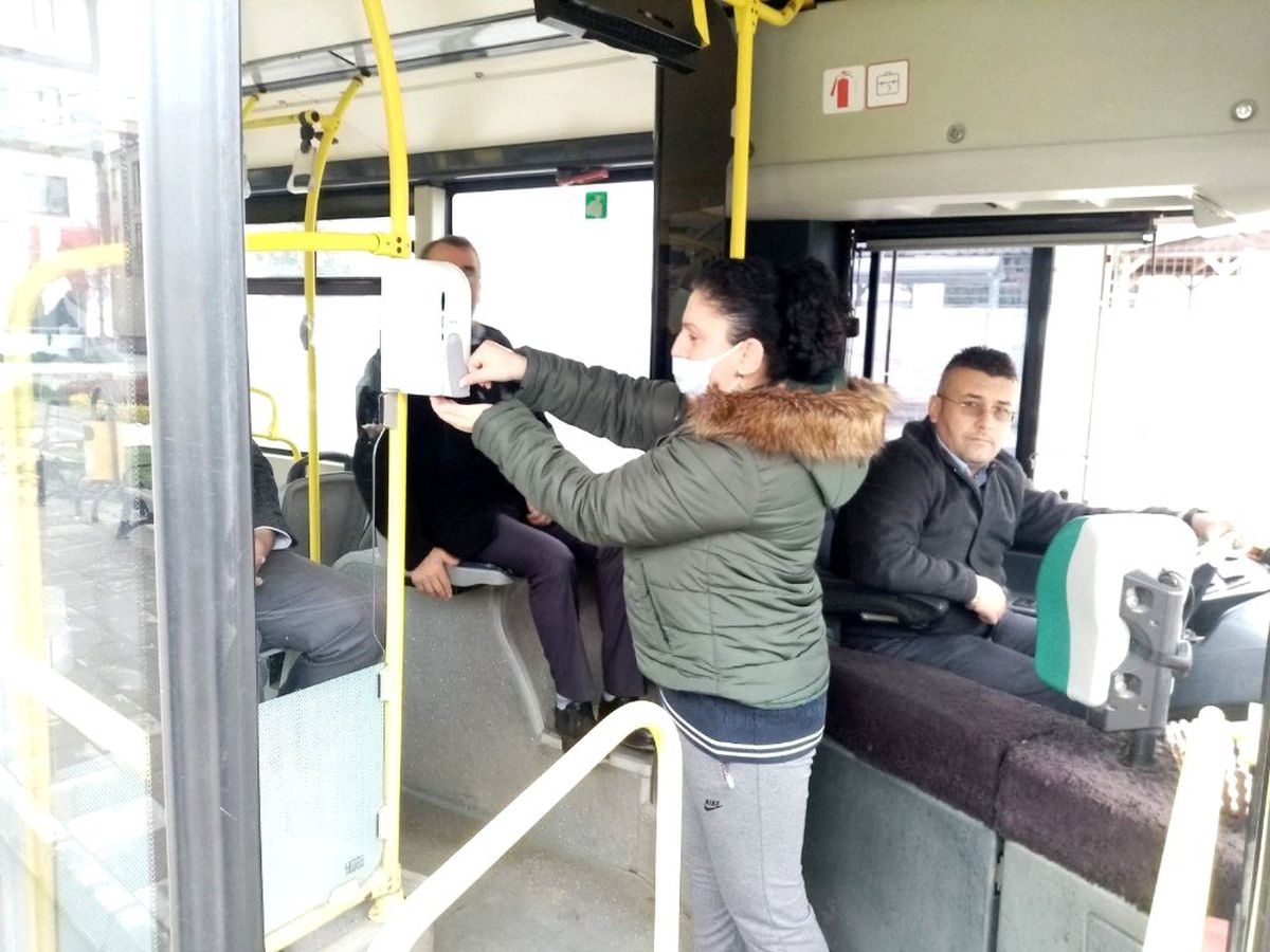 Düzce\'de otobüslere dezenfektan kutuları yerleştirildi