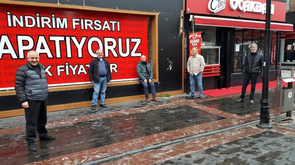 Düzceli esnaflar 1 metre kuralına uydu