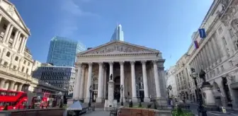 Empty street views of London on first day of nationwide lockdown