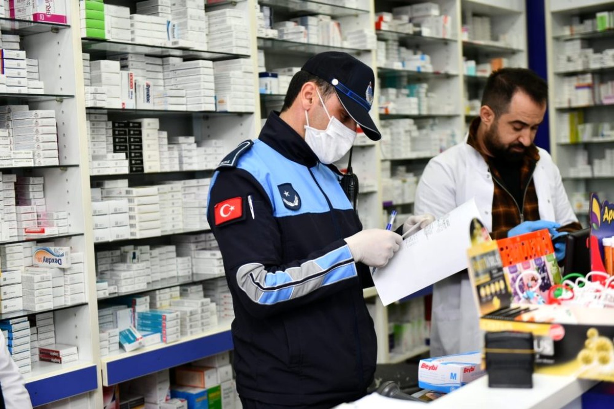 Esenyurt\'ta eczanelerin fiyat oyununu zabıta böyle bozdu