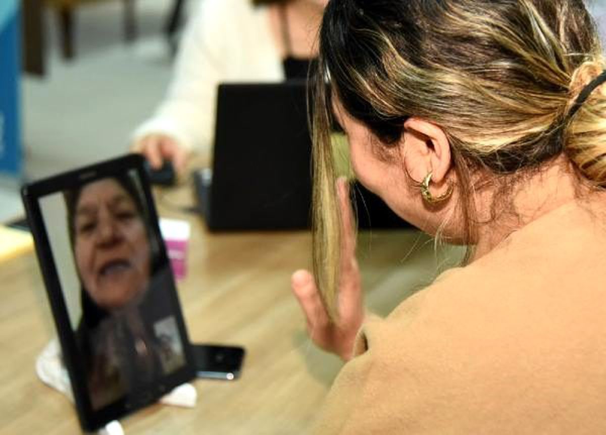 Evden çıkamayanlara telefonla ve online psikolojik destek