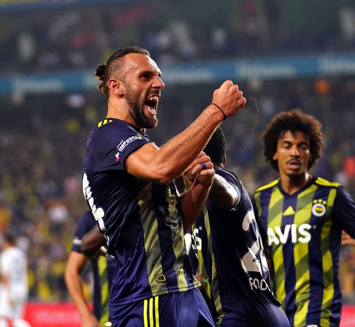 "Fatih Terim ve Abdurrahim Albayrak\'a geçmiş olsun dileklerimi iletiyorum"