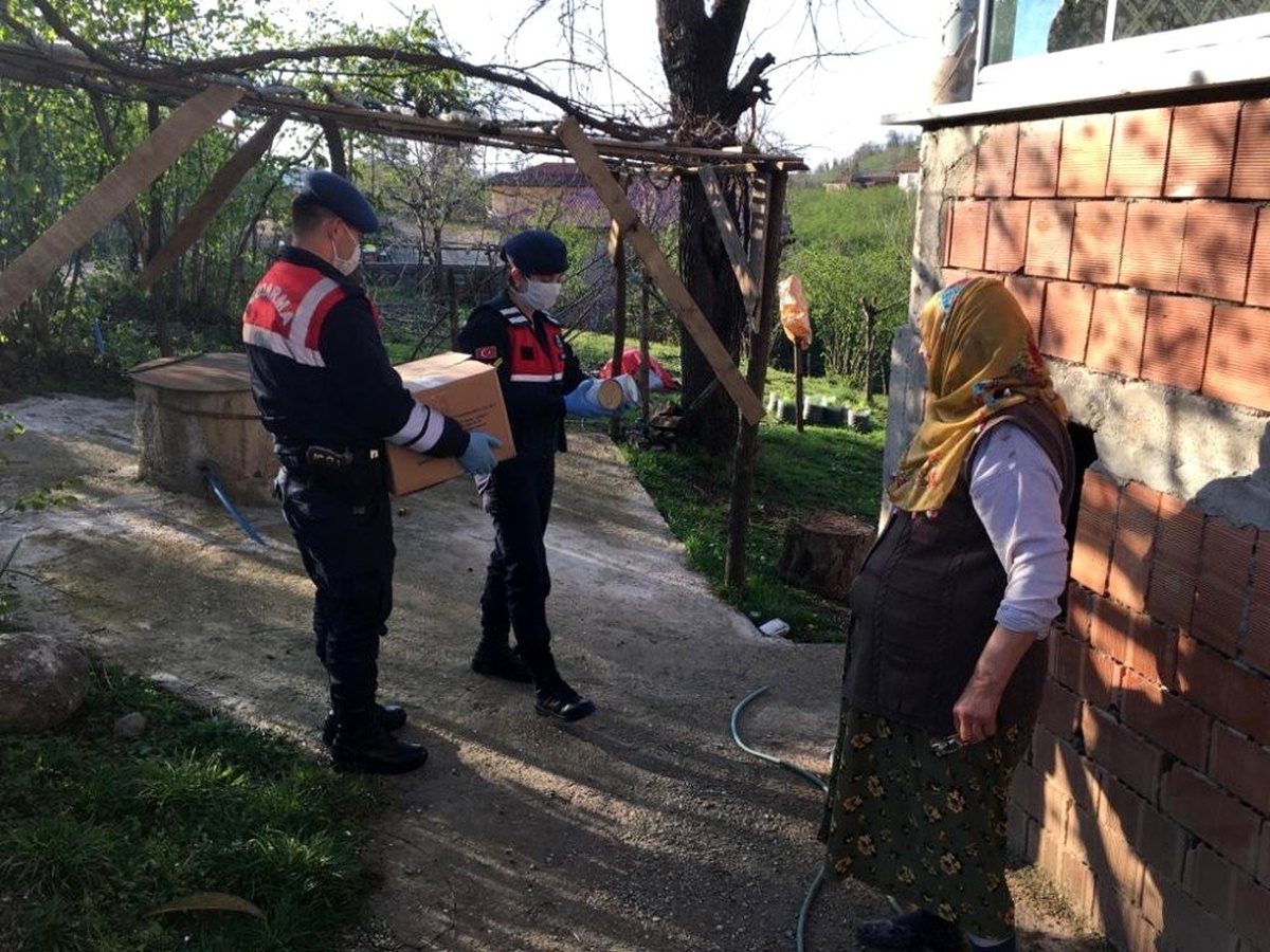 Fatsa jandarma vatandaşın yanında
