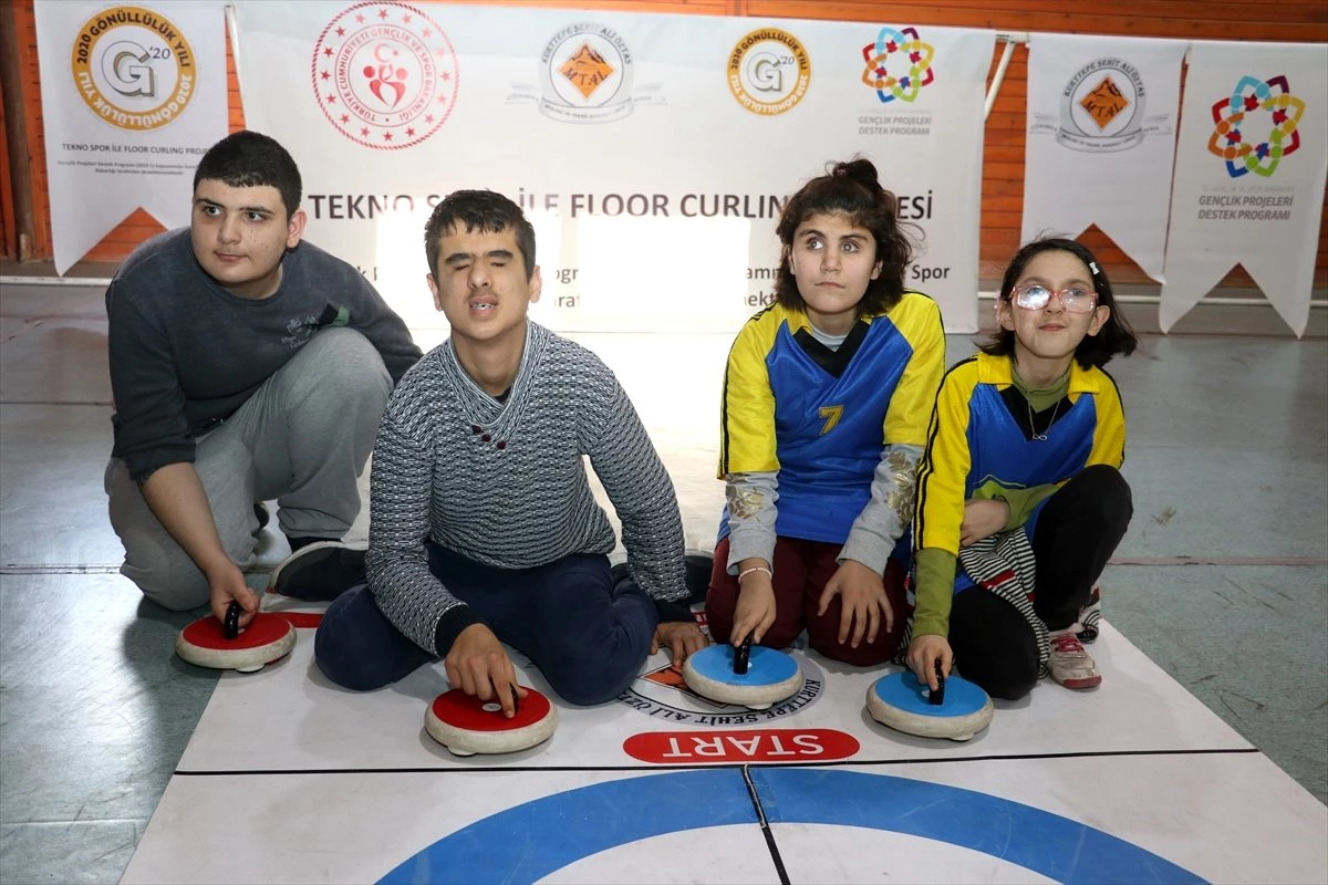 Floor curling sporu görme engelliler için sesli hale getirildi