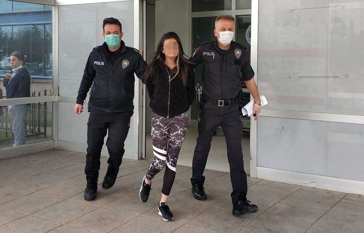 Hastanede doktora saldıran \'genç kız\' tutuklandı