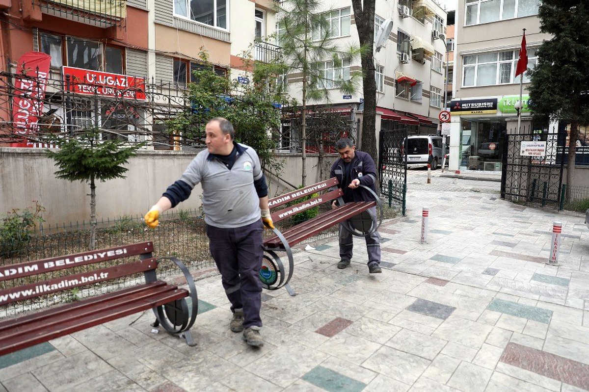 İlkadım\'da korona virüsüne karşı banklar söküldü
