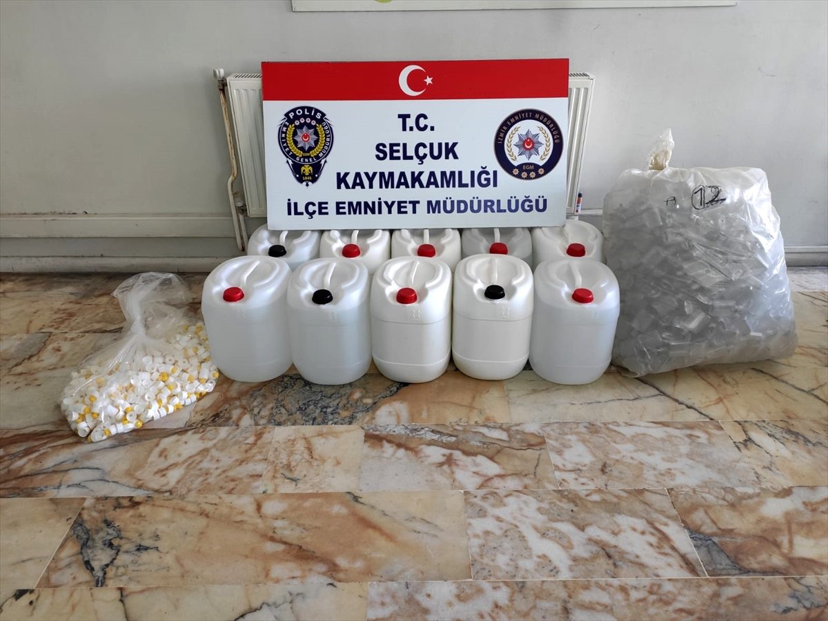 İzmir\'de 300 litre bandrolsüz dezenfektan ele geçirildi