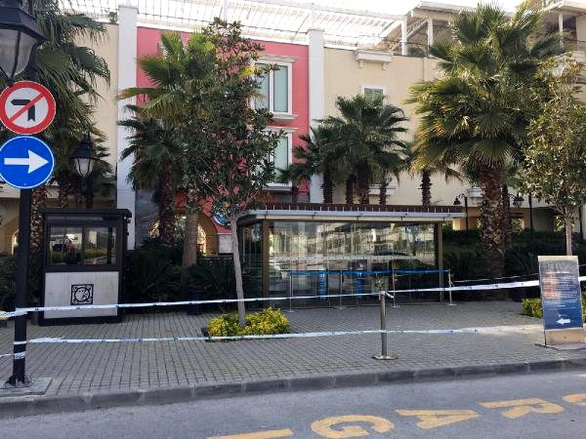 İzmir\'de AVM\'ler geçici süreyle kapatılıyor