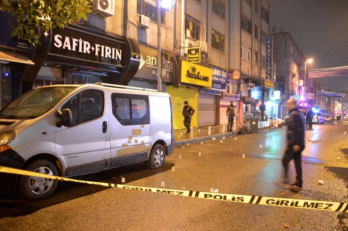 Kâğıthane\'de bir iş yerine silahlı saldırı: 3 kişi yaralandı