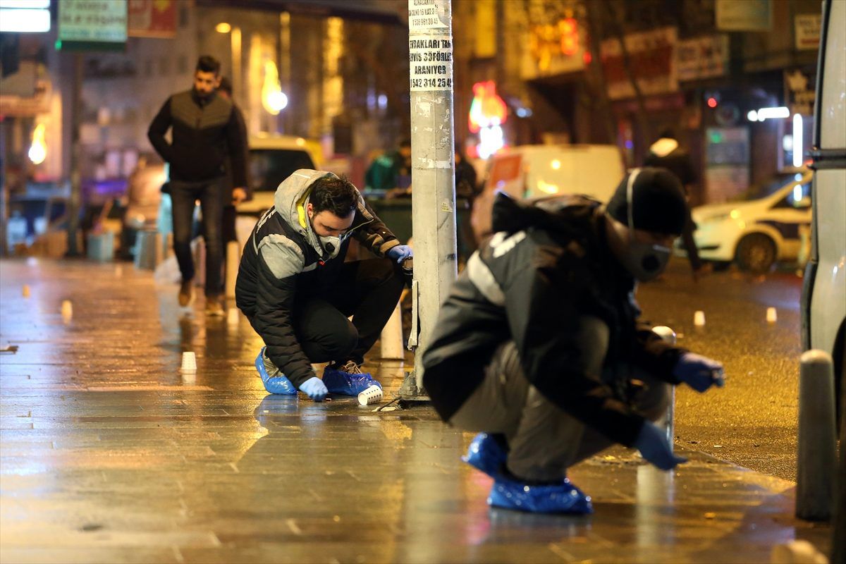Kağıthane\'de iş yerine silahlı saldırı: 3 yaralı