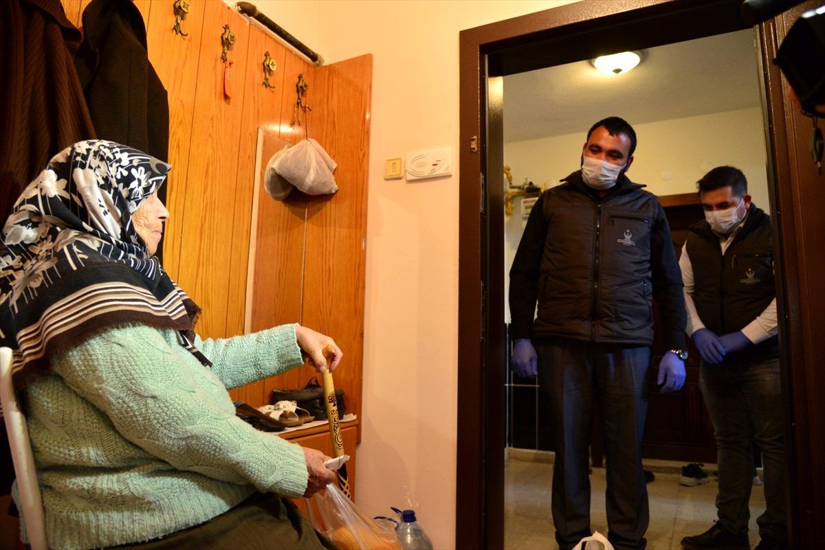 Kahramankazan\'da 65 yaş ve üstü vatandaşların ihtiyaçları karşılanıyor