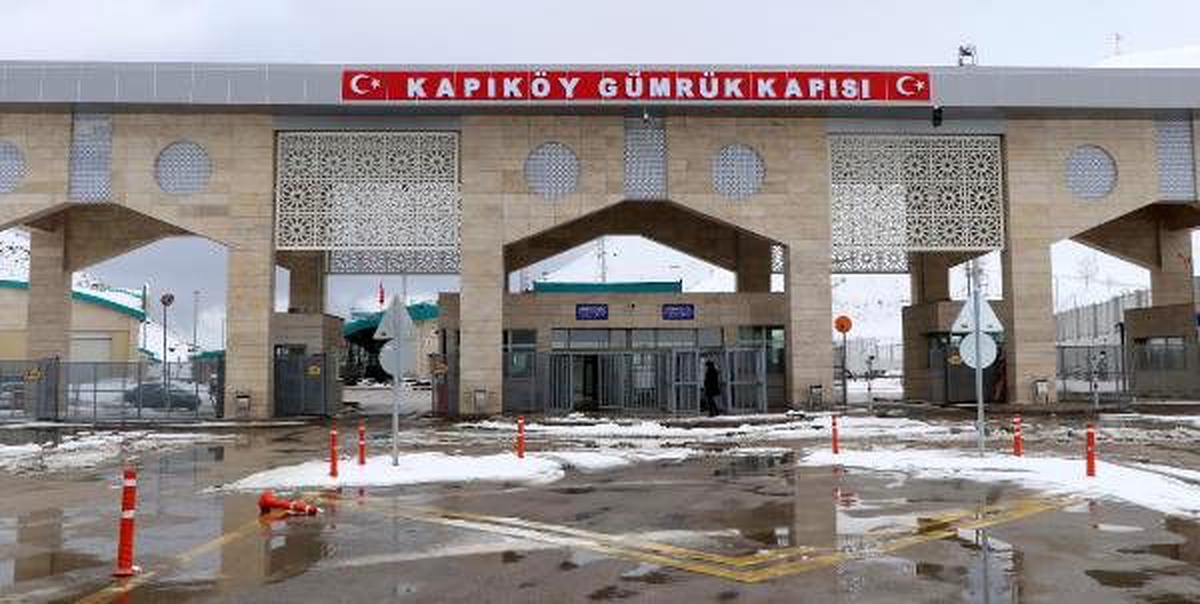 Kapıköy Gümrük Kapısı\'ndaki yolcu giriş ve çıkışları geçici süreyle durduruldu