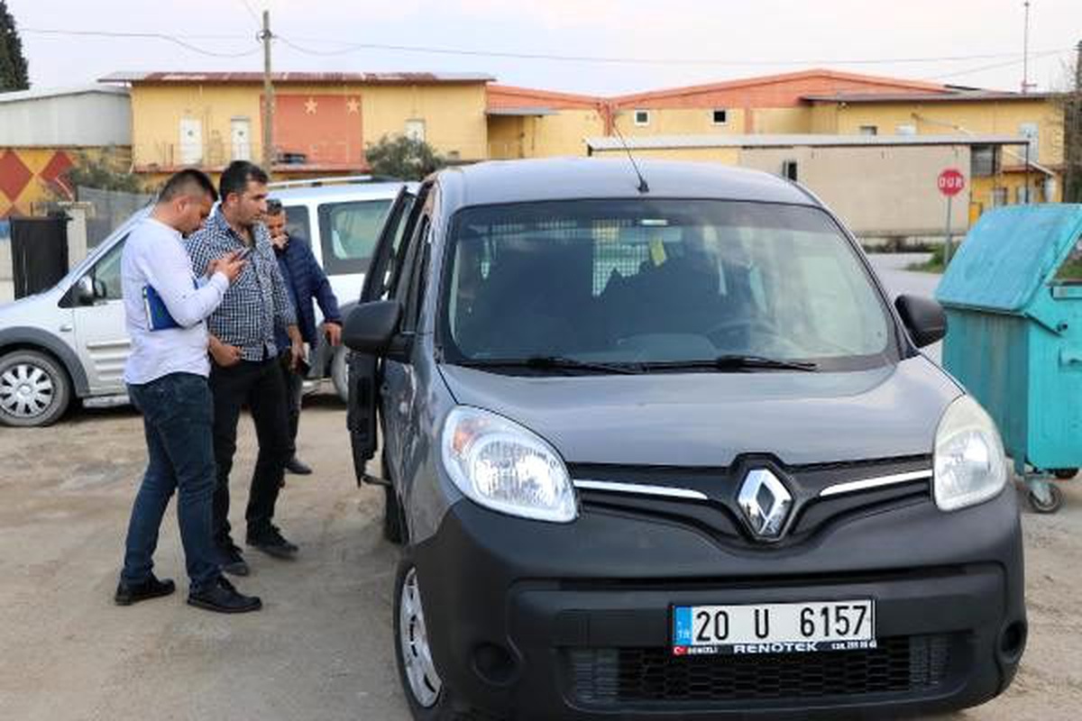 Kavga ettikleri kişilerden özür dilemeye gelince gözaltına alındılar