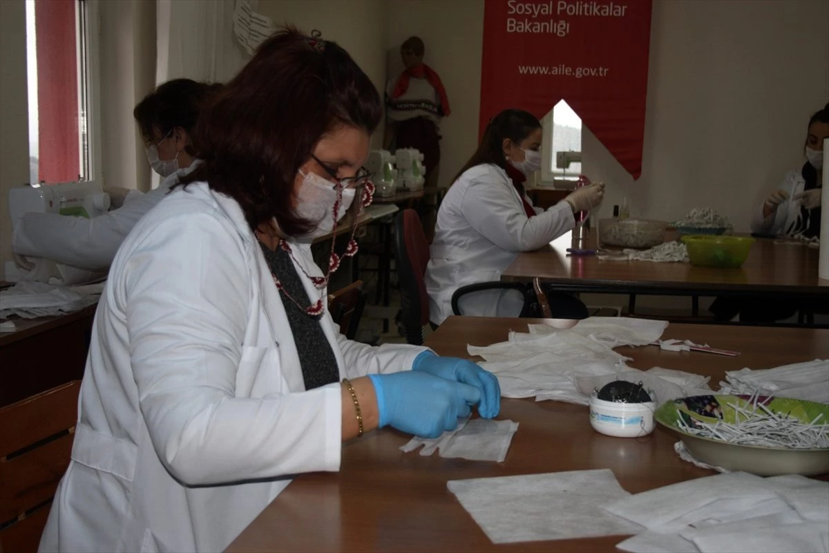 Keşan\'da gönüllüler maske üretimine başladı