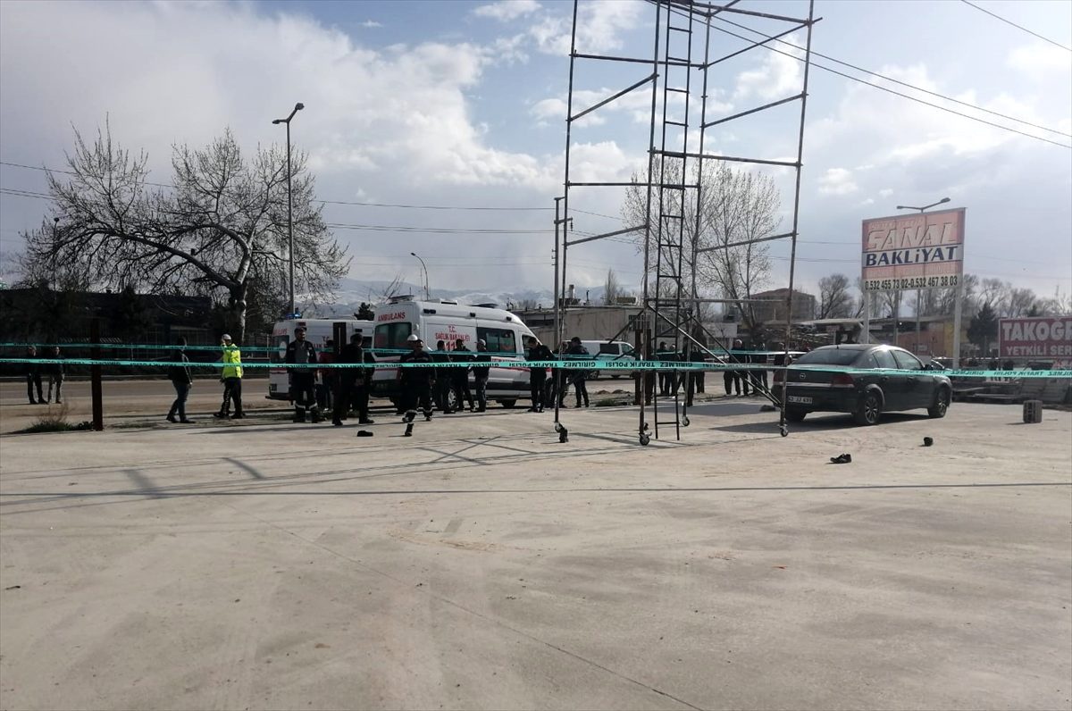 Konya\'da elektrik akımına kapılan 3 işçi yaralandı