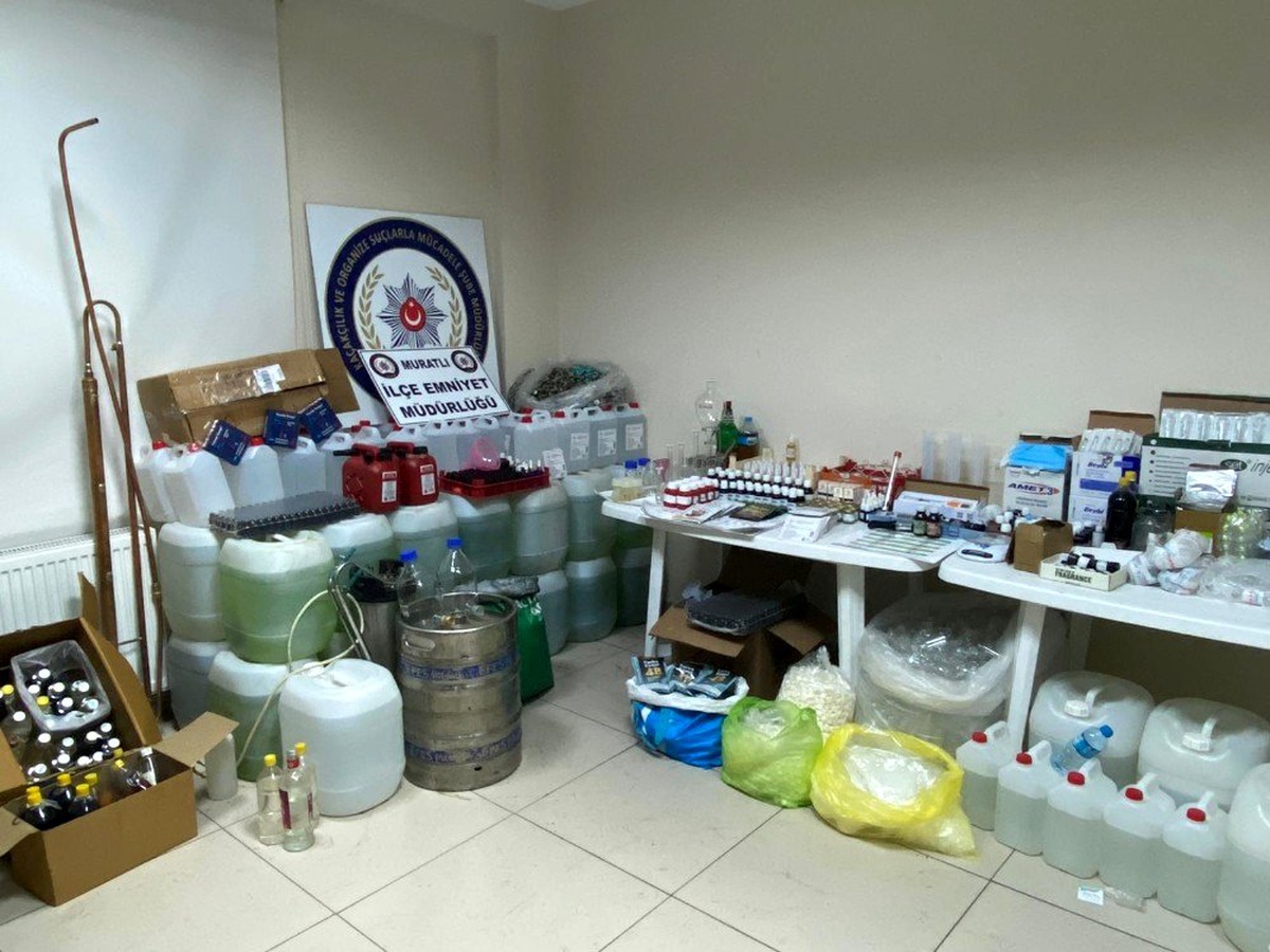 Korona virüs fırsatçıların darbe: 2 kimya teknikeri gözaltında
