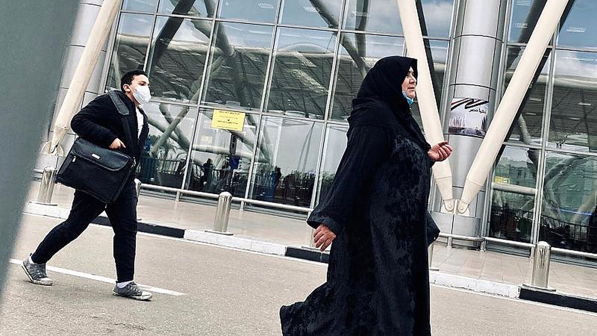 Mısır Covid-19 salgınına karşı iki hafta boyunca akşamları dışarı çıkma yasağı getirme kararı aldı