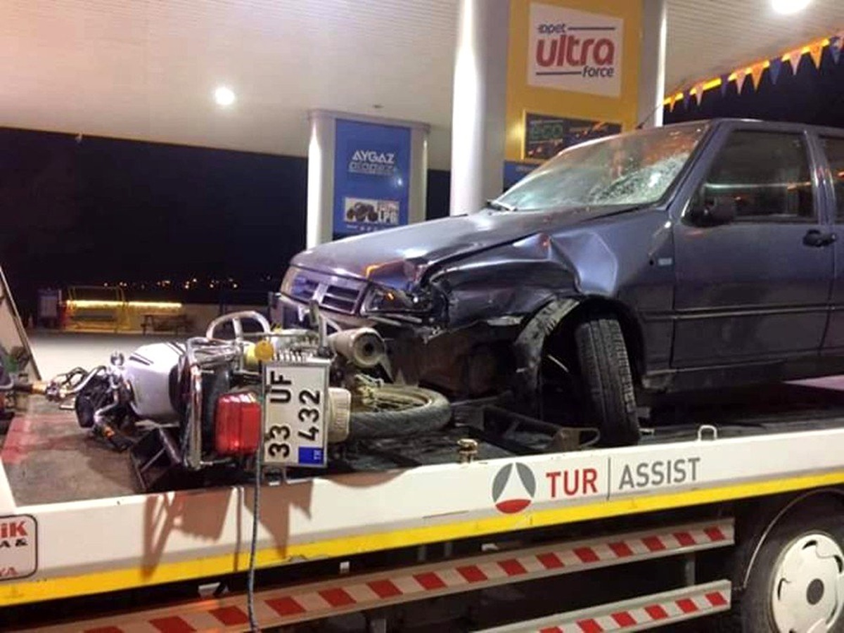 Motosiklet ile otomobil çarpıştı: 1 ölü, 1 yaralı