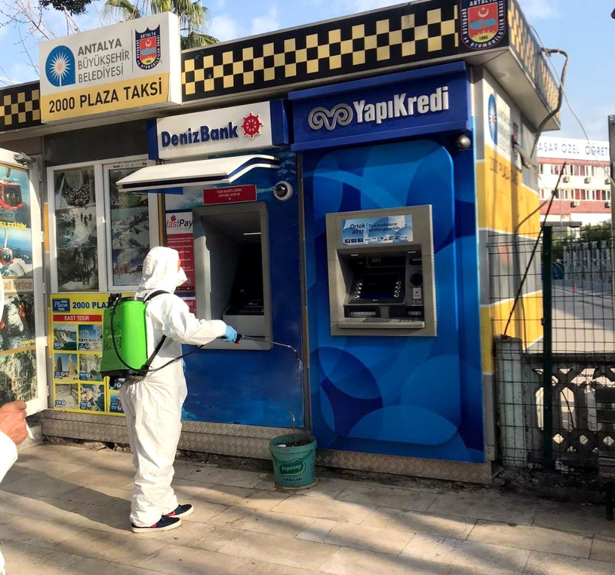 Muratpaşa\'da dezenfekte çalışmaları sürüyor