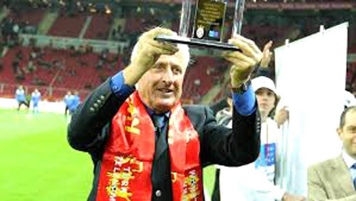 Nihat Akbay hayatını kaybetti