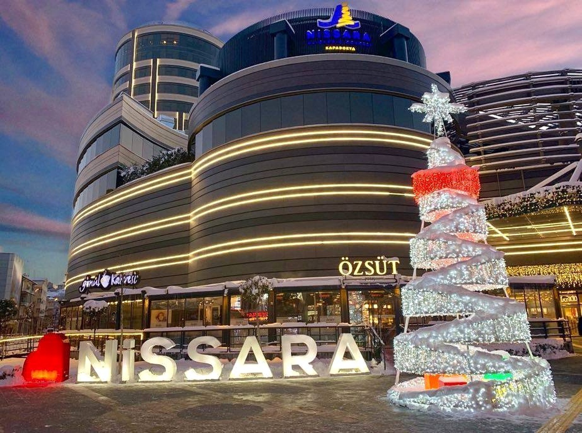 Nissara AVM geçici süre kapılarını kapattı
